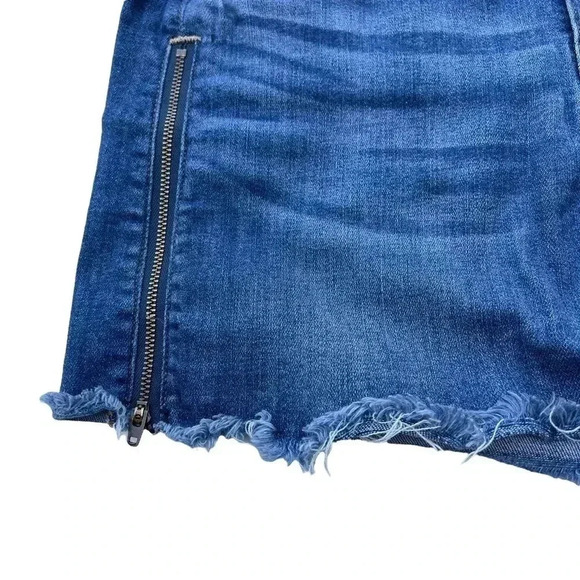 WOMEN’S AMERICAN EAGLE OUTFITTERS DENIM MINI SKIRT•SIZE 4 DARK WASH• - Picture 3 of 5